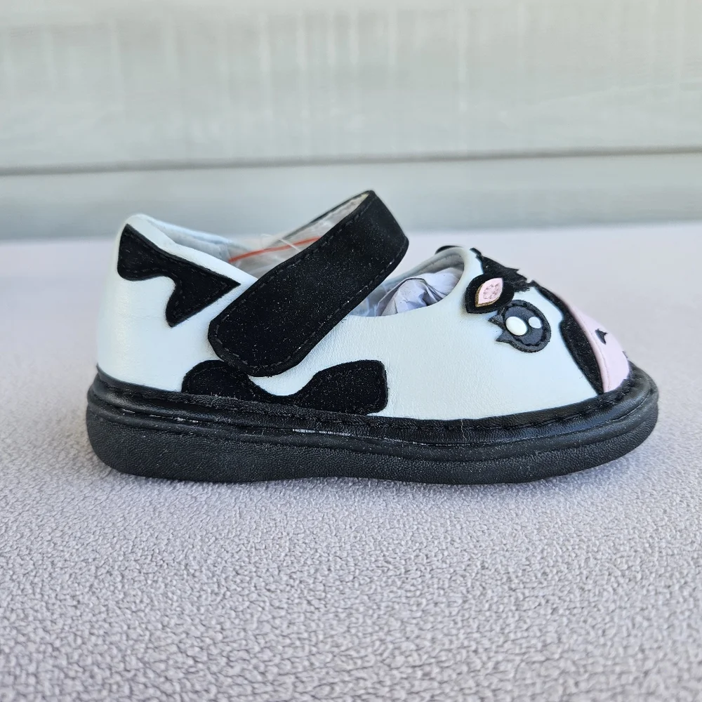 Wee Squeak Bessie Moo Cow Squeaker Toddler Shoes SZ 5 Black White Hook & Loop
